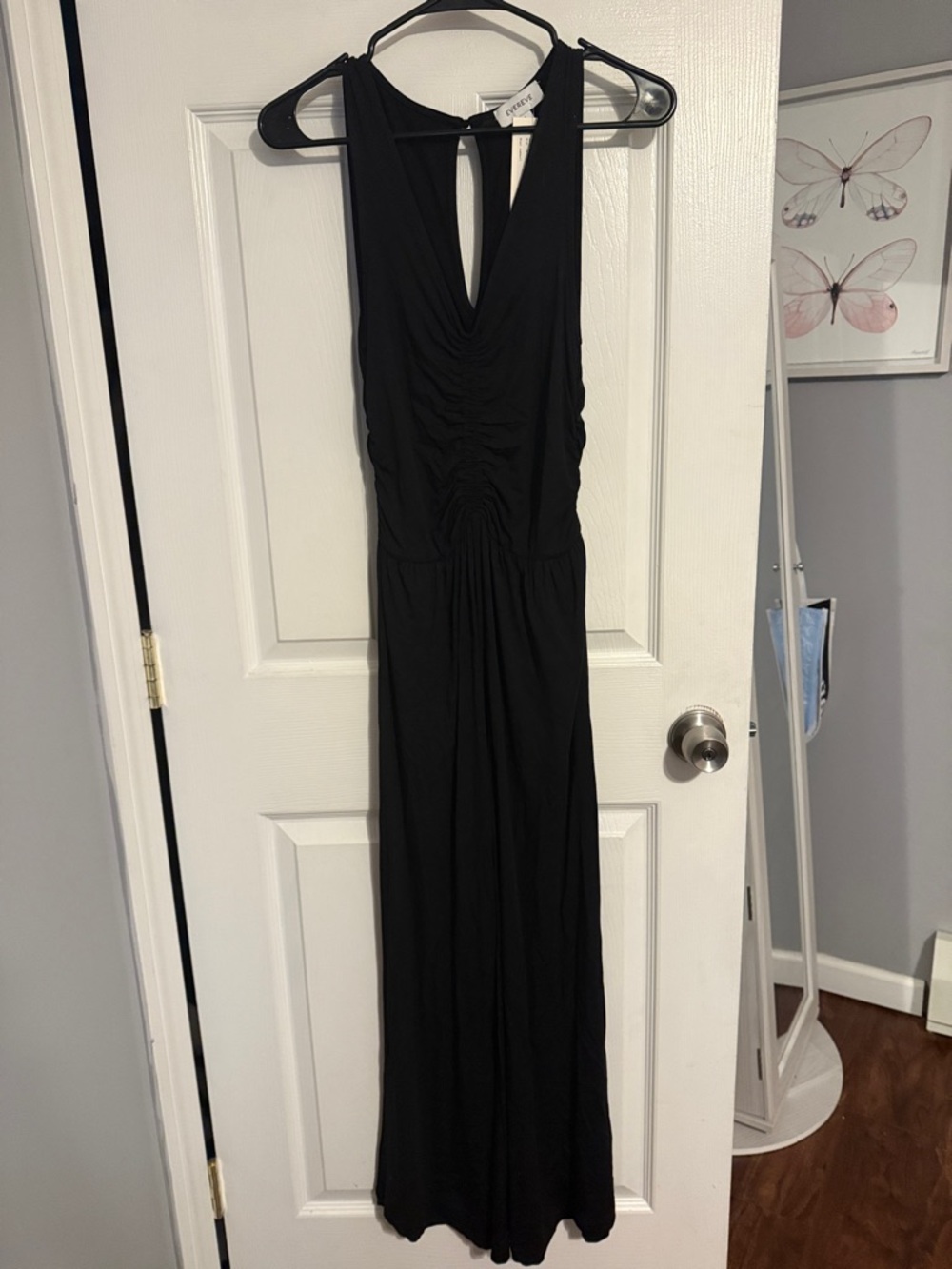 Evereve Black Sleeveless Ruched V-Neck Jumpsuit